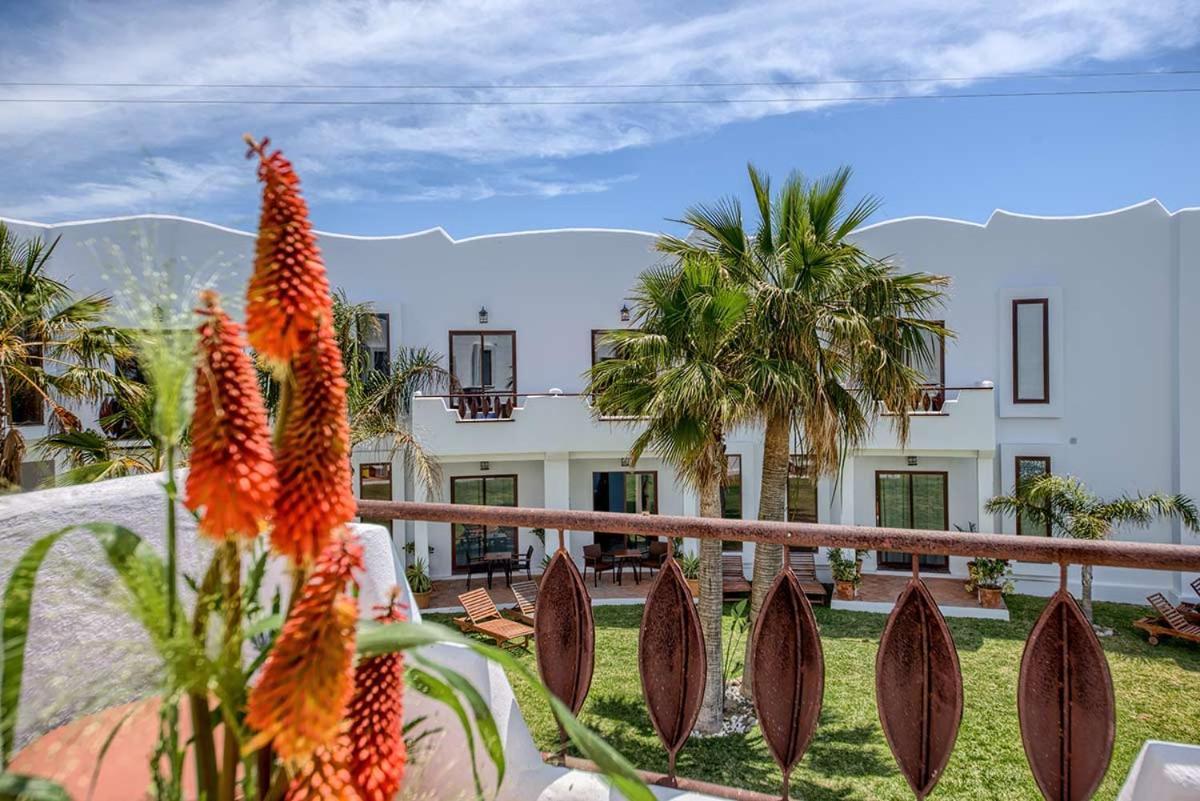 Apartamentos Turisticos Bahia De Trafalgar Zahora Exterior foto